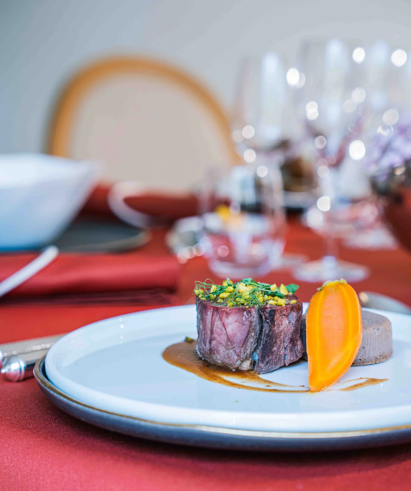 Pièce de viande, carotte glacée